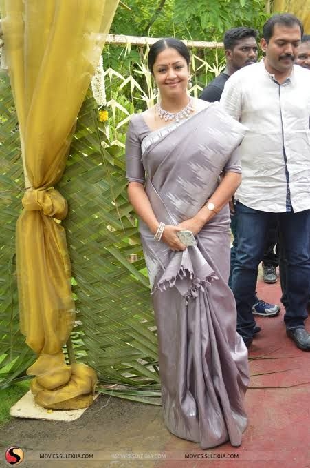 Jyothika In Saree, Jothika In Saree, Saree Colors, Marriage Images, Styling Outfits, Classic Wear, Marriage Decoration, Blouse Designs Silk, Indian Bridal Dress