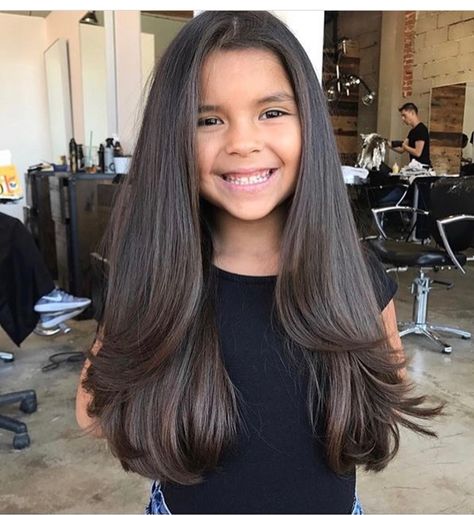 Angelica hair ideas Long Girl Haircuts, Girls Haircuts Medium, Kids Girl Haircuts, Long Hair Cut, Toddler Girl Haircut, Medium Long Haircuts, Dunner Wordend Haar, Haircuts For Long Hair With Layers, Girl Haircut