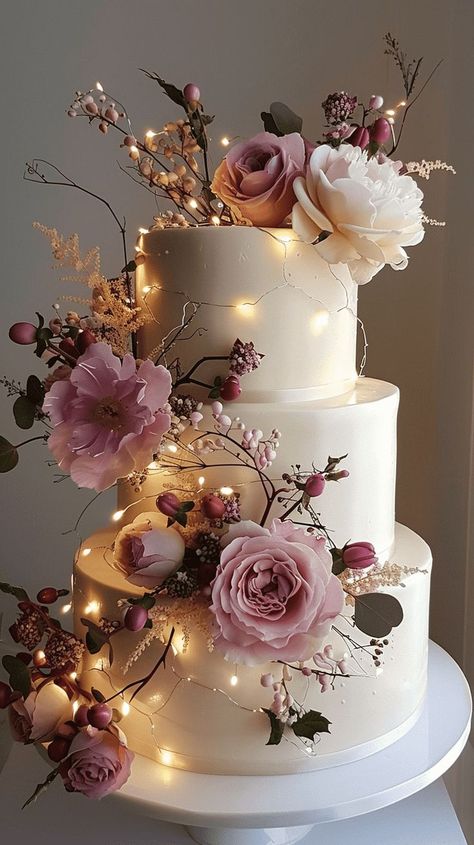 Winter Wedding Cake Ideas, Orange Wedding Colors, Funny Wedding Cakes, Pretty Wedding Cakes, White Things, Winter Wedding Cake, Butterfly Cake, Dream Wedding Cake, Dream Wedding Decorations