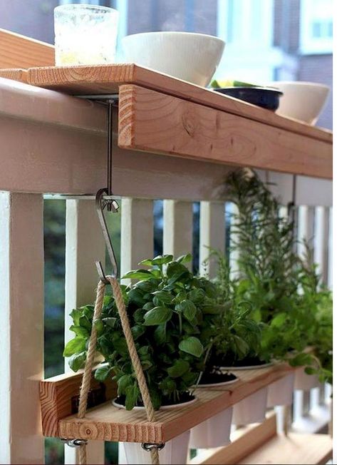 Klein Balkon Decor, Balkon Decor, Small Terrace, Small Balcony Design, Balcony Plants, Apartment Patio, Small Balcony Decor, Apartment Balcony Decorating, Balcony Design