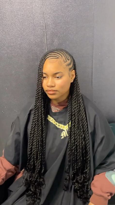 Braids With Individuals In The Back, Small Ponytail Braids, Three Strand Braid Locs, Swoop Braids Styles, Side Part Tribals, Side Part Twist Braids, Tribals With Twist, New Knotless Braid Styles, Cornrow Side Braids