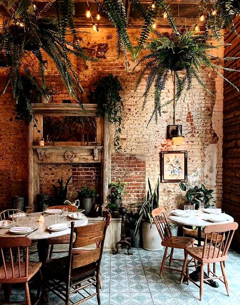 Italian Restaurant Decor, Restaurant Design Inspiration, Pub Interior, Italian Cafe, Coffee Shop Interior Design, Rustic Restaurant, Cozy Coffee Shop, Italian Interior Design, Italian Interior