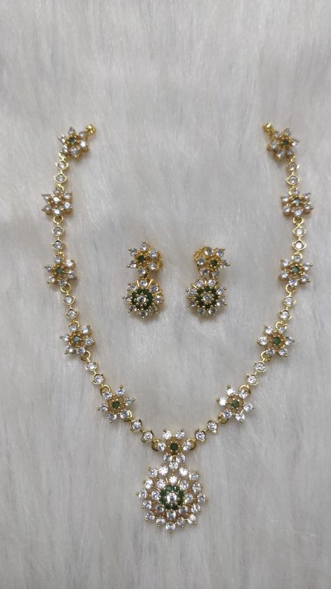 Royal Jewelry Aesthetic, 1800s Jewelry, 1920s Jewelry, Stone Necklace Set, Princess Jewelry, Indian Jewellery Design Earrings, Bollywood Jewelry, Gold Fashion Necklace, Classy Jewelry