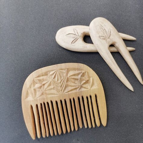 Carving Apple, Wood Whittling, Wood Hair Pin, Wood Comb, Wooden Comb, Got Wood, Pin Hair, Hair Stick, Wood Carved