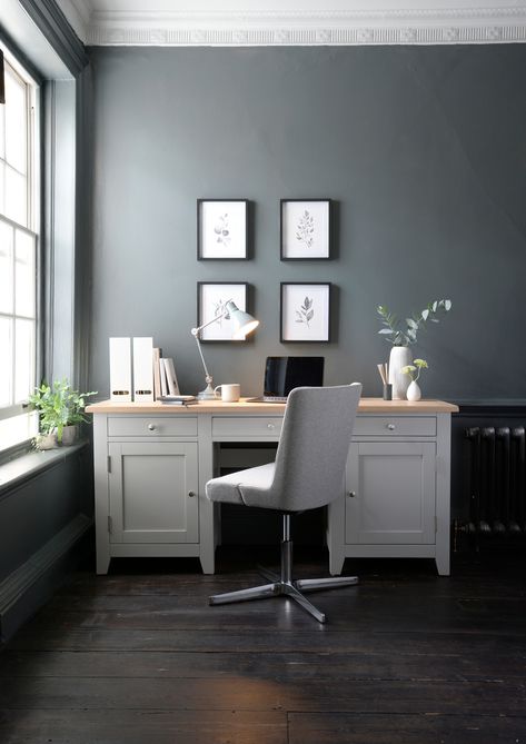 Grey Study Room Ideas, Home Office Grey Desk, Grey Walls Office, Home Office Grey Walls, Gray Wall Office, Dark Grey Home Office, Office Grey Walls, Grey Desk Office Decor, Light Grey Office