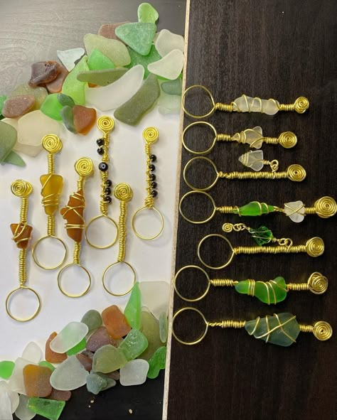 Wire Roach Clips Diy, Roach Holder Diy, Diy Ciggerate Holder, Diy Crystal Rings, Plant Shop Ideas, Wire Bead Jewelry, Angel And Stitch, Roach Clips, Crystal Jewelry Diy