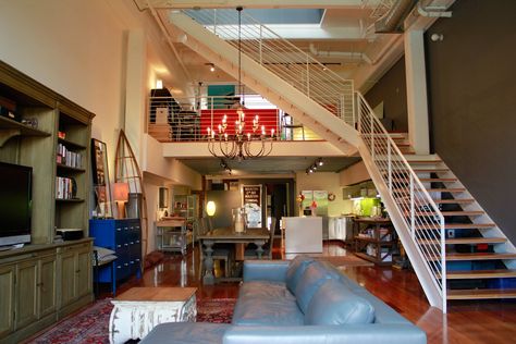 Hollywood Apartment Los Angeles, Los Angeles Townhouse, Los Angeles Loft, Los Angeles Apartment, Warehouse Loft, Loft Home, Los Angeles Apartments, Apartment Stuff, Photography Location