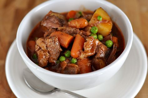 Slow Cooker Recipes to help you with Back to School via Toby Beef Stew Slow Cooker, Stew Slow Cooker, Slow Beef Stew, Hearty Beef Stew, Slow Cooker Stew, Slow Cooker Beef Stew, Tastefully Simple, Kitchen Cafe, Slow Cooker Beef