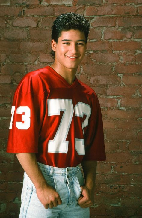 Vintage Hollywood Sign, Ac Slater, High School Stereotypes, 80s Mens Fashion, Mark Paul Gosselaar, 80s Fashion Men, Kelly Kapowski, Mario Lopez, Latino Men