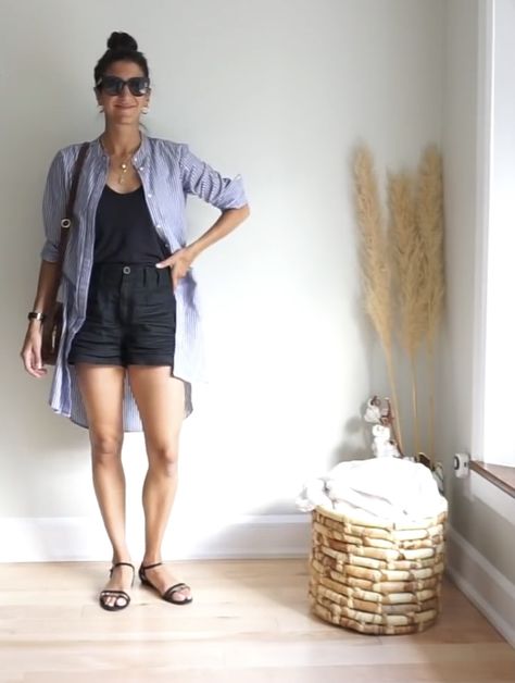 Alyssa Beltempo Style, Layered Outfits Spring, Siren Style, Black Shorts Outfit, Slow Clothing, Short Girl Fashion, Trendy Mom Outfits, Tee Shirt Outfit, Mum Fashion