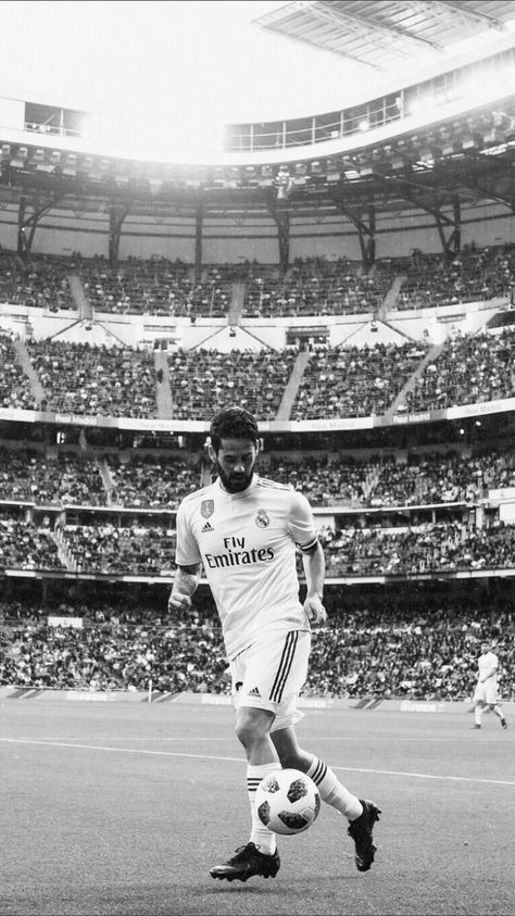 Isco 🫡🖤 Isco Alarcon Wallpaper, Isco Real Madrid, Club Madrid, Madrid Football Club, Real Madrid Football Club, Cristiano Ronaldo Quotes, Isco Alarcon, Ronaldo Quotes, Football Aesthetic