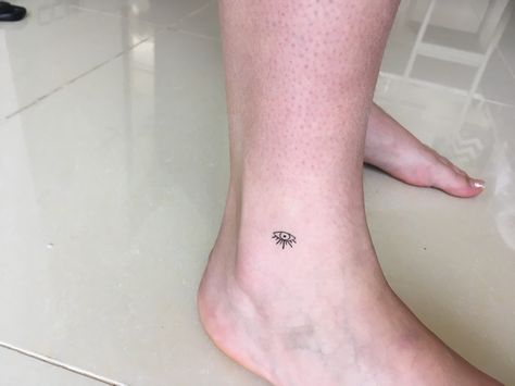 Count Olaf Count Olaf Tattoo, Olaf Tattoo, Tattoos Paw Print, Fluorescent Adolescent, Count Olaf, Birth Flower Tattoos, Eye Tattoo, Disney Tattoos, Skin Art