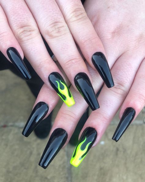 🖤🔥First set of Apres Gel-X extensions in sculpted long coffin🔥🖤 @apresnailofficial @nailsby.gelpolish APREŚ: - Sculpted Long Coffin… Black With Flames Nails, Black Fire Nails, Nail Medium, Black Fire, Fire Nails, Black Nails, Nail Ideas, Nail Inspo, Orange Black