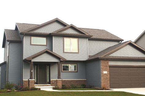 Grey House Exterior White Trim, Black And Brown House Exterior, Dark Grey House Exterior White Trim, Black And Brown House, Brown Trim House Exterior, Dark Grey House Exterior, Light Blue House Exterior, Brown Exterior House Colors, Grey House Exterior