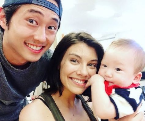 Lauren Cohan and Steven Yeun Carl E Enid, Glenn The Walking Dead, Steven Yuen, Glenn Y Maggie, Carl The Walking Dead, Walking Dead Pictures, The Walkind Dead, Glenn Rhee, Steven Yeun