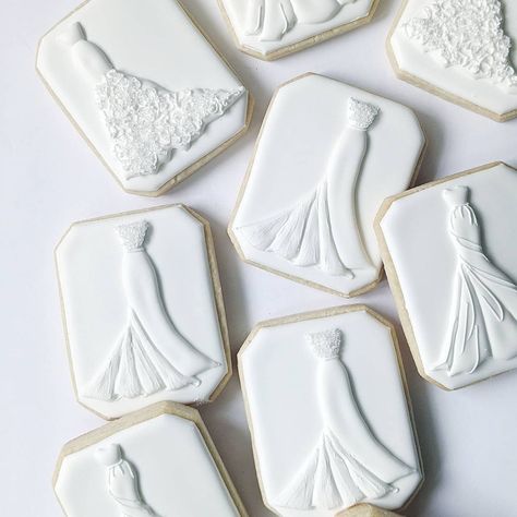 River & Birch custom cookies’s Instagram profile post: “The possibilities are endless! #jaxwedding #jaxeats #jacksonvillefl #jaxbaker #jaxcookies #jacksonvillewedding #jacksonvillemagazine…” Bride Cookies, Wedding Cookies Decorated, Bridal Shower Desserts Table, Wedding Dress Cookies, Engagement Cookies, Bridal Cookies, Bridal Shower Desserts, Theme Cookies, River Birch