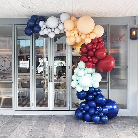 A big congratulations to @thefishjoint on the opening of their new restaurant tonight!  Styling by @thetreasureroom_  Balloons by… Balloons Around Doorway, Modern Balloon Decor, Birthday Brunch Decorations, Christmas Brunch Decorations, Opening Restaurant, Business Balloons, Easter Brunch Table Setting, Brunch Decorations, Brunch Decor