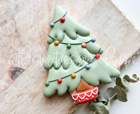 Christmas Cookie With Name, Christmas Sugar Cookie Designs, Christmas Cookie Frosting, Christmas Sugar Cookies Decorated, Cookie Sets, Tree Cookies, Sugar Cookie Designs, Christmas Tree Cookies, Fancy Cookies