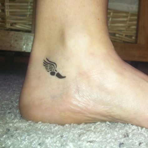 i love this tattoo to symbolize my love of running, only I think I would get it above my ankle Track Tattoo Runners, Track Shoe Tattoo, Running Shoe Tattoo, Runners Tattoo Ideas Running, Runner Tattoo Ideas, Running Tattoos For Women, Tri Tattoo, Half Marathon Tattoo, Running Shoes Tattoo