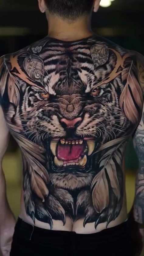 Most Common Tattoos, Old School Tattoo Style, Japanese Back Tattoo, Common Tattoos, Tattoos Aesthetic, Realistic Tattoo Sleeve, Style Types, Tiger Tattoo Design, Full Back Tattoos