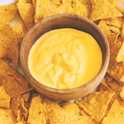 Best Cheese For Nachos, Nachos With Cheese, Nacho Cheese Recipe, Nachos Cheese Recipe, Nacho Sauce, Sauce Cheddar, Nutrisystem Recipes, Cheese Snack, Nacho Chips