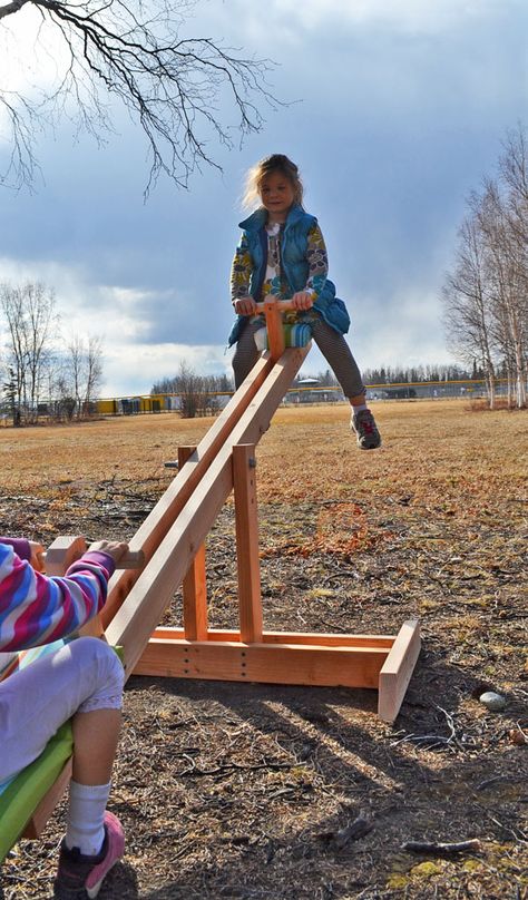 10 inspiring outdoor ideas for kids See Saw, Playground Structures, Teeter Totter, Diy Playground, Backyard Playground, Outdoor Activities For Kids, Backyard Play, Playground Equipment, Backyard Fun