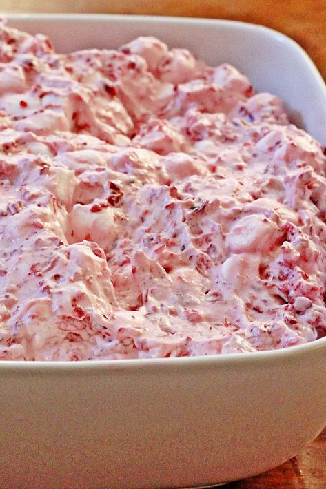 Christmas Cranberry Salad, Cranberry Salads, Holiday Cooking Recipes, Holiday Cooking Christmas, Marshmallow Salad, Sweet Salads, Cranberry Jello Salad, Cranberry Salad Recipes, Cranberry Fluff