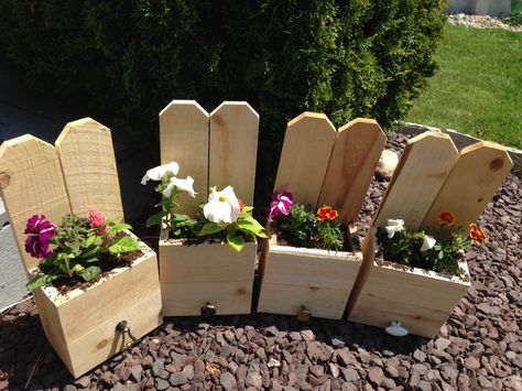 Wood Flower Planters, Planter Boxes Pallet Wood, Wood Flower Boxes Outdoor, Fence Board Planter Boxes, Diy With 2x4 Wood, Wood Flower Pot Ideas, Wood Flower Pots Outdoor, Wooden Flower Boxes Outdoor, Wood Flower Boxes