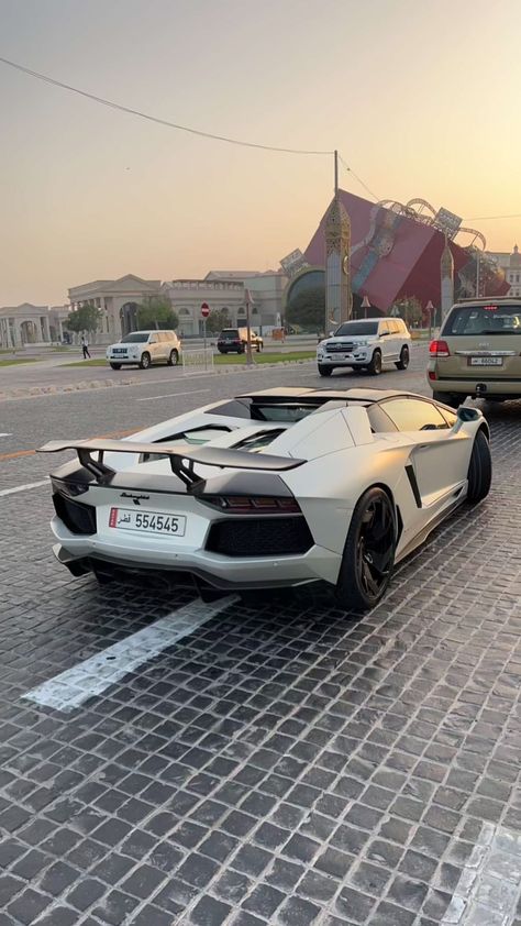 Saudi Cars, Qatar Cars, Qatar Aesthetic, City View Night, Saudi Arabia Culture, Night Ride, Anushka Sen, Apple Air, Arab Beauty