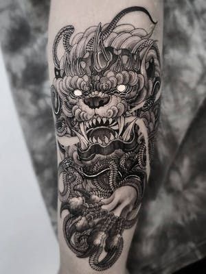 20 Sublime Foo Dog Tattoos | Tattoodo Dog Shoulder Tattoo, Foo Dog Tattoo Meaning, Japanese Lion, Lion Tattoo Meaning, Japanese Foo Dog, Foo Dog Tattoo Design, Mangas Tattoo, Chicanas Tattoo, Foo Dog Tattoo