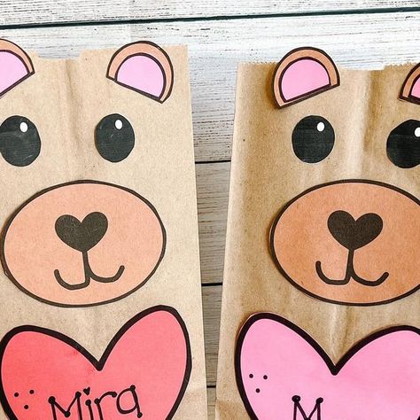 Miranda Nagy on Instagram: "Need a “beary” cute mailbag for valentines this year? This is a quick and simple craft for your littles! •• Just print the pieces and give to students with a paper bag, scissors and glue and let them create their best bag! •• You’ll thank your teacher self later for grabbing now and being prepared! •• #valentinesday #valentinesdaymailbox #valentinesdayparty #valentinesdaypartyideas #valentinesdayatschool #valentinesdayintheclassroom #valentines #valentinecrafts #valentinesdaycrafts #craftsforkids #teacher #teacherlife #teachersfollowteachers #teachersfollowingteachers #teacherhacks #teachersofinstagram #teachersofig #teachersofinsta #teachersofthegram #teachersoftpt" Paper Bag Valentines Craft, Valentines Bags, Teacher Files, Being Prepared, Simple Craft, Teacher Hacks, Valentines Day Party, Best Bags, Valentine Crafts