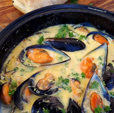 Mussles Recipe Creamy, Mussel Pot Recipe Creamy, Mussels Recipe White Wine, Mussel Pot, Main Dinner Dishes, Personalized Cookbook, Lemon Garlic Butter Sauce, Pasta Marinara, Paleo Seafood Recipes