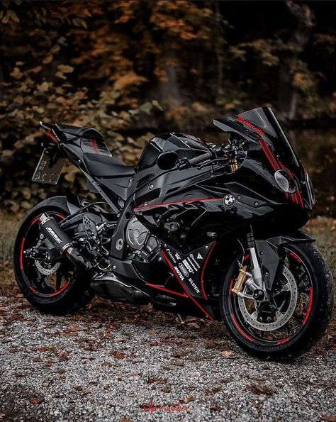 Red Motorcycle Aesthetic, Black And Red Motorcycle, Yamaha R6 Black, Red And Black Motorcycle, Red Motorbike, Moto Ninja, Motos Bmw, Image Moto, Red Motorcycle