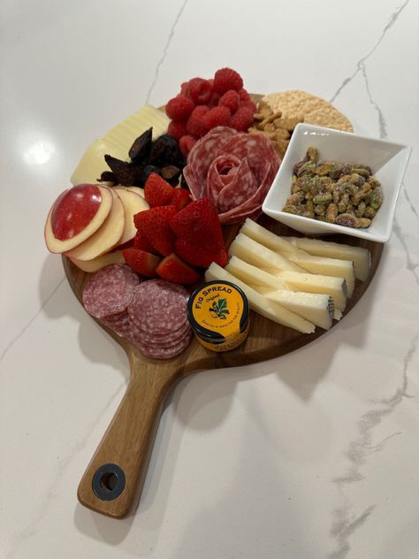 I made this quick mini board to enjoy for my birthday dinner. Everyone loved it! Small Birthday Charcuterie Board, Board Night Food Ideas, Birthday Party Snack Board, Charcuterie Board Ideas Mini, Shacuttery Board Diy, Tiny Charcuterie Board, Game Night Charcuterie Board, Small Cheese Board Ideas, Quick Charcuterie Board