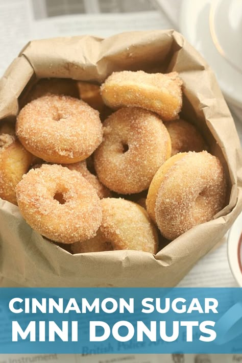 Mini Donut Recipes, Mini Donuts Maker, Donut Maker, Cinnamon Sugar Donuts, Sugar Donut, Cinnamon Recipes, Baked Donuts, Think Food, Mini Donuts