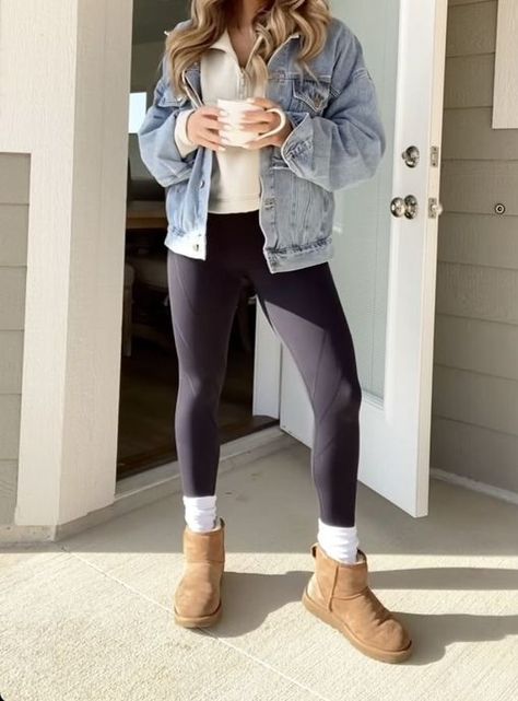 #ugg #boot #winter #outfit #cozy #leggings *this is a commissionable link Mini Boots Outfit Ugg, Ugg Classic Mini 2 Outfit, Plus Size Outfit Uggs, Jeans With Knee High Boots Outfit, Ugg Mini Ii Boots Outfit, Leggings And Mini Uggs Outfit, Uggs And Leggingsoutfit, Short Ugg Boot Outfits, Ugg Boots Jeans Outfit