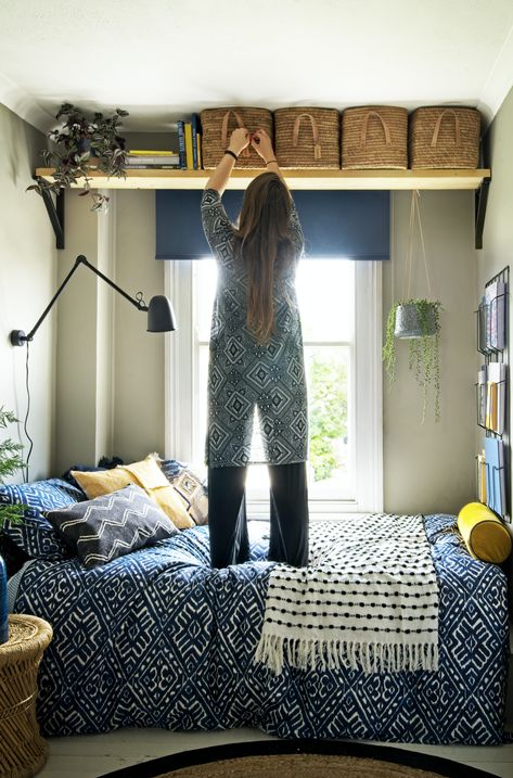 Simple-But-Clever Storage Solutions For Your Bedroom That's so Gemma Small Bedroom Layout, Small Bedroom Storage, Creative Bedroom, Small Room Design, Tiny Bedroom, Bilik Tidur, Budget Diy, Diy Small, Balcony Ideas