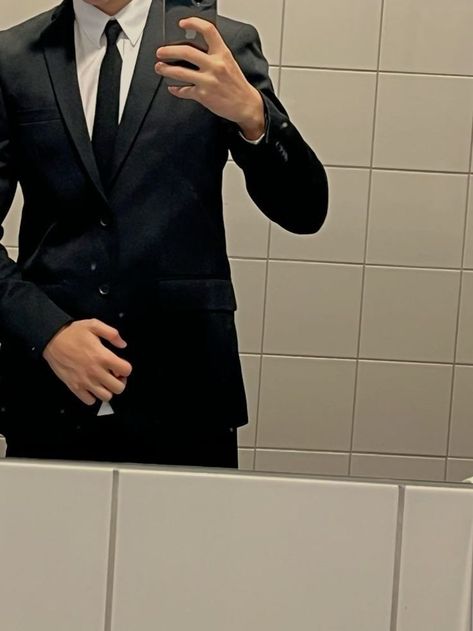 Aesthetic Male Formal Outfits, Formals Aesthetic Men, Black Suit Men Aesthetic, Suit Aesthetic Male, Vincent Monet, Mens Tracksuit Set, Manish Fashion, Suit Combinations, Blazer Outfits Men