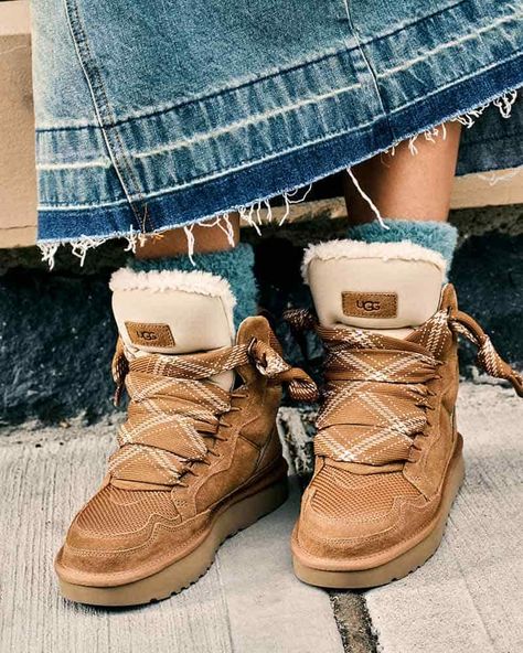 Ugg Tennis Shoes, 2023 Shoes, Shoes Instagram, Ugg Sneakers, Ugg Women, Uggs Outfit, Cute Nikes, Comfortable Sneakers, Sneakers Outfit