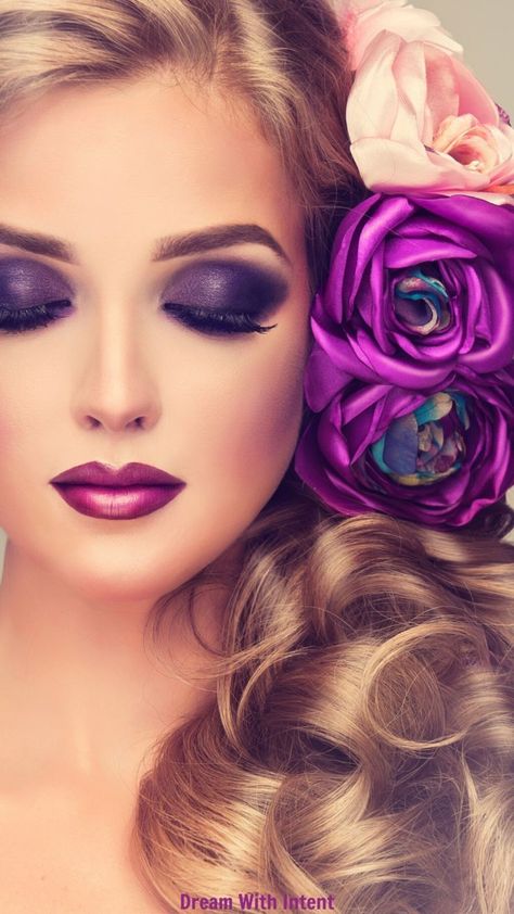 Party Eye Makeup, Beauty Salon Posters, Salon Pictures, Party Eyes, Bride Photoshoot, Beauty Wallpaper, Goth Beauty, Bridal Makeup Looks, Beauty Parlor