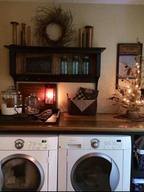 Primitive Laundry Rooms, Country Laundry Rooms, Primitive Bathrooms, Primative Decor, Primitive Homes, Mud Rooms, Prim Decor, Large Closet, Country Decorating