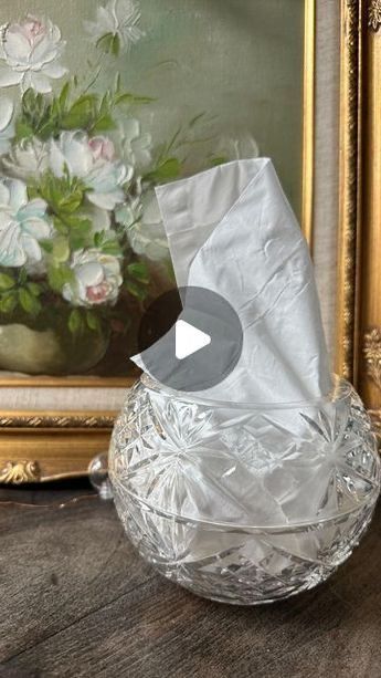 Glass Bowl Tissue Holder, Kleenex In Glass Bowl, Kleenex Jars Diy, Glass Box Decor, Diy Tissue Box Covers, Tissue Box Hacks, Tissue Box Diy, Diy Tissue Box Cover, Vintage Decorating Ideas