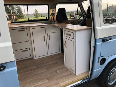 Vw T25 Interior Ideas, Vw T3 Interior Ideas, Combi Vw T2, Volkswagen Bus Interior, Kombi Interior, Vw T2 Camper, Vw T3 Camper, Eurovan Camper, Camper Van Kitchen