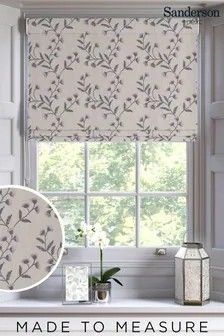 Kitchen Blinds Ideas, Bedroom Window Dressing, Pink Roman Blinds, Seafoam Green Bedroom, Duck Egg Blue Bedroom, Green Roman Blinds, Green Kitchen Curtains, Roman Blinds Kitchen, Blue Floral Curtains