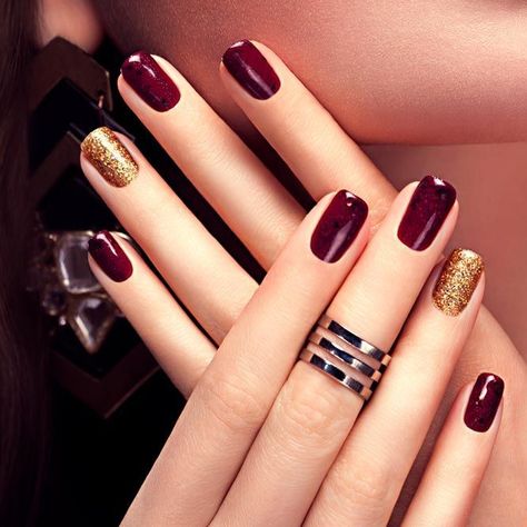 Burgundy Nails With Gold Glitter Accents ❤ 20+ Fantastic Burgundy Nails For Super Stylish Ladies ❤ See more ideas on our blog!! #naildesignsjournal #nails #nailart #naildesigns #burgundynails #rednails #darkrednails Burgundy Nails Ideas, Burgundy Nails With Gold, Fashion Nova Gift Card, Dark Color Nails, Burgundy Nail Art, Burgundy Nail Polish, Burgundy Nail Designs, Gold Gel Nails, Botanic Nails