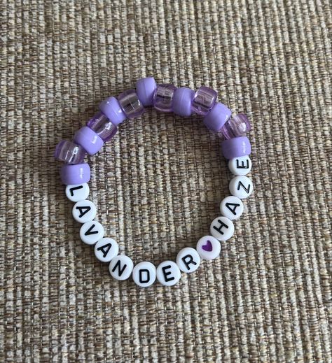 Taylor Swift Kandi, Pony Bead Bracelets, All About Taylor Swift, Kandi Bracelets, Taylor Swift Concert, Girl House, Pony Beads, Bracelet Crafts, Swift