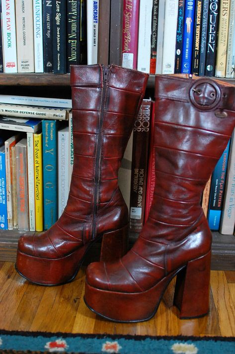 Witchy Boots, 70s Platform Shoes, 2000s Shoes, Leather Platform Boots, Goth Shoes, Shoe Wishlist, Martens Boots, Funky Shoes, Shoe Inspiration