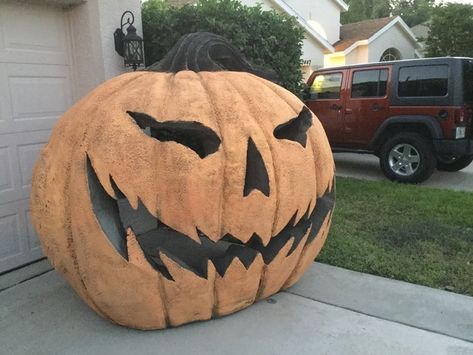 Giant Pumpkin Decoration, Diy Large Pumpkin Decoration, Giant Pumpkin Carving Ideas, Giant Pumpkin Diy, Diy Giant Pumpkin, Day After Halloween, Big Pumpkin, Photo Props Diy, Halloween Forum