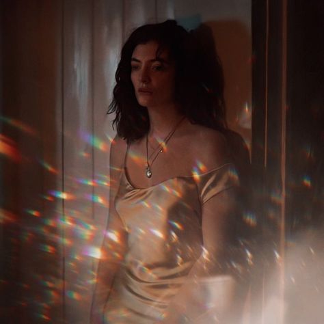 Lorde Playlist Cover, Supercut Lorde Aesthetic, Lorde Photoshoot, Lorde Tumblr, Lorde Pure Hero, Lorde Solar Power Aesthetic, Lorde Melodrama Aesthetic, Melodrama Aesthetic, Lorde Melodrama