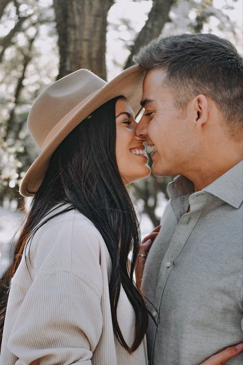 Smiling While Kissing, Teeth Kiss Pose, Kissing Poses For Pictures, Kissing Hand Pose, Couple Lying Together, Farm Couple, Young Couples Photography, 2024 Photoshoot, Duo Photography